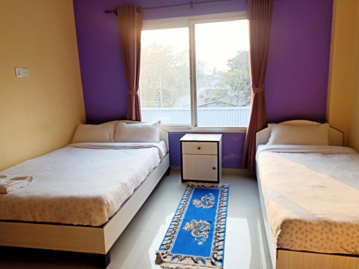 Hotel Rhinoceros-Homestay Sauraha Zewnętrze zdjęcie