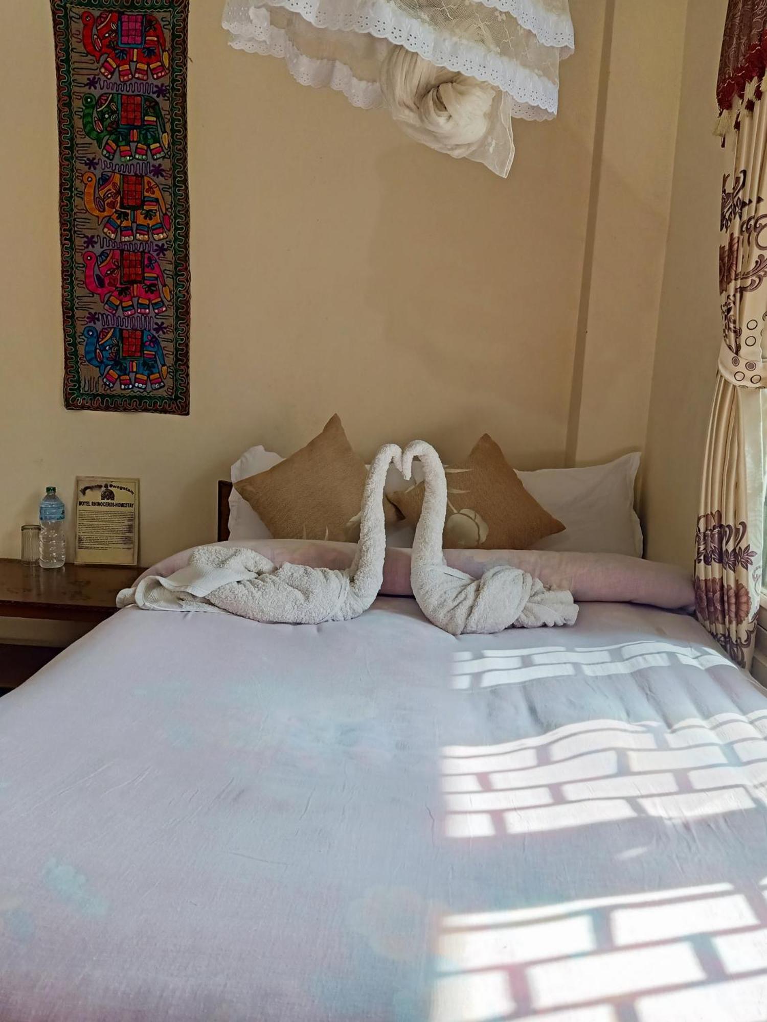 Hotel Rhinoceros-Homestay Sauraha Zewnętrze zdjęcie