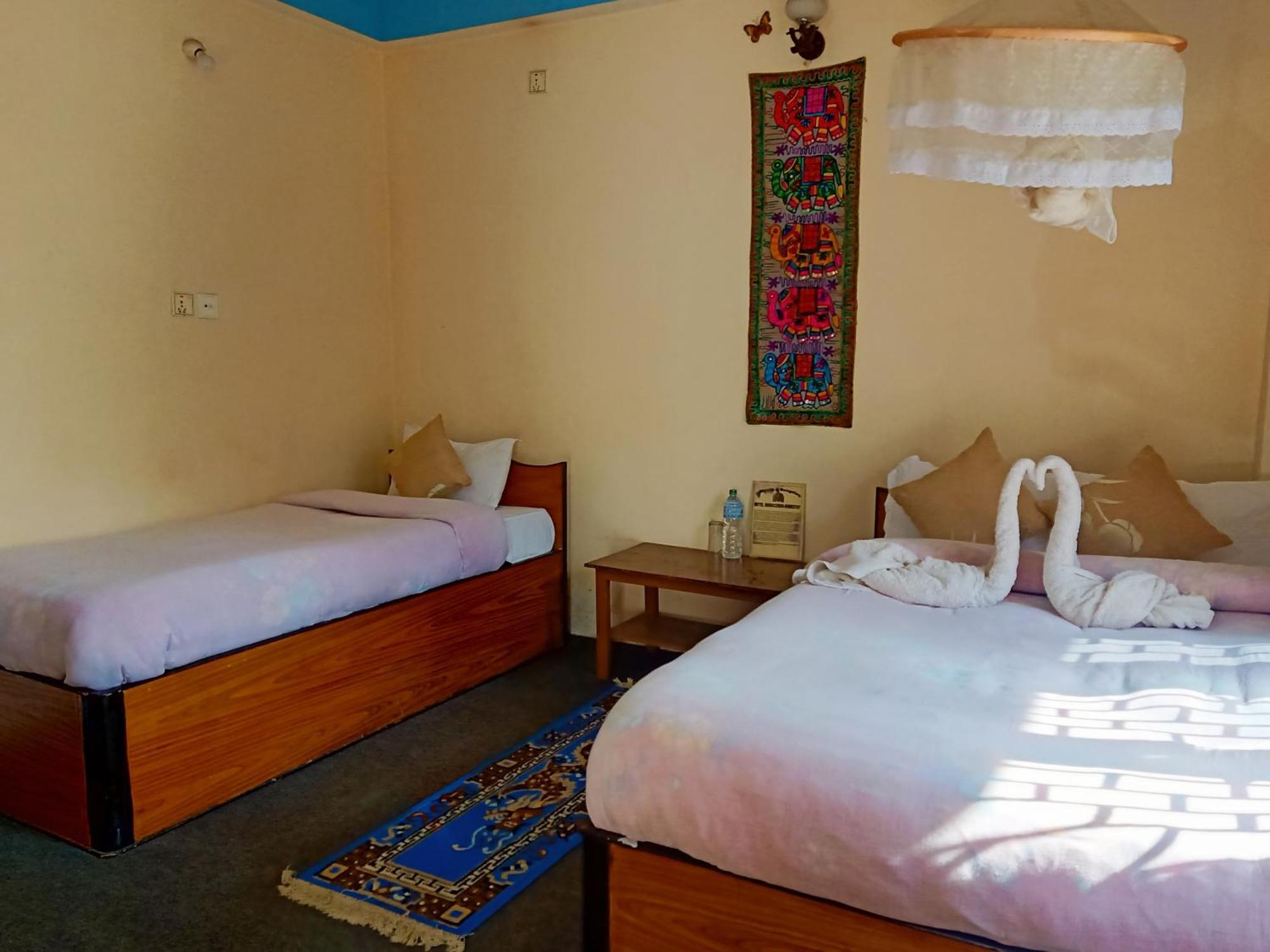 Hotel Rhinoceros-Homestay Sauraha Zewnętrze zdjęcie