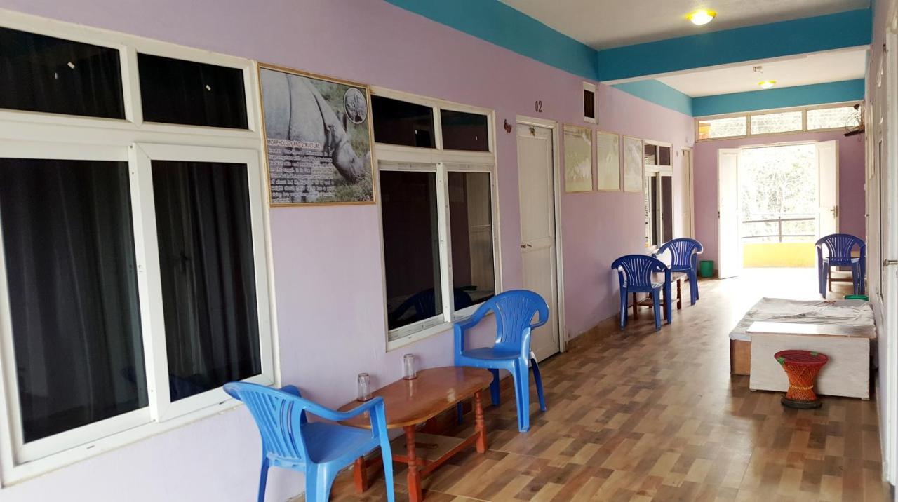 Hotel Rhinoceros-Homestay Sauraha Zewnętrze zdjęcie